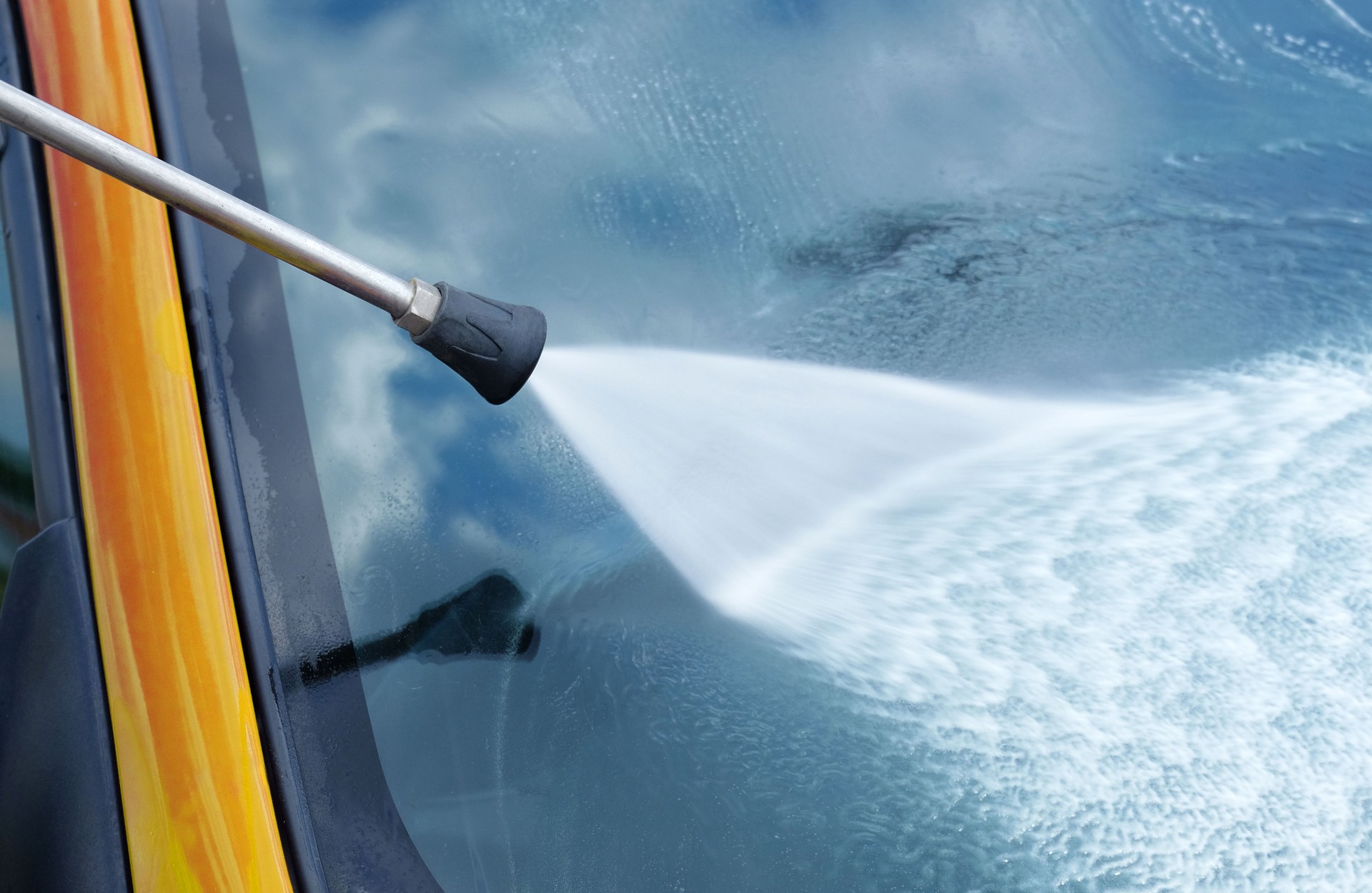 Car Wash - Car washing with pressure washer